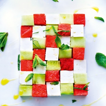Frisse blokjessalade met watermeloen
