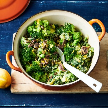 Stamppot rauwe andijvie met broccoli en ansjovis