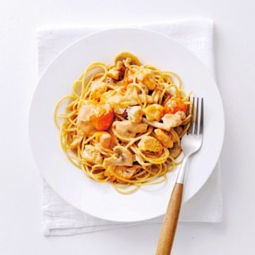 Romige pasta met kip en champignons