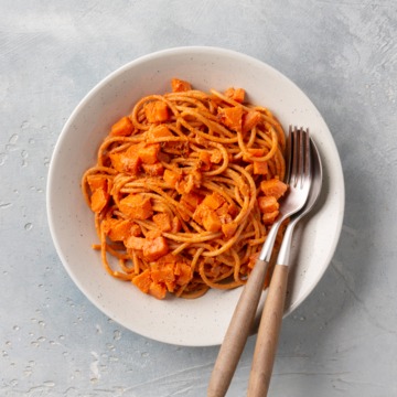 Romig pasta met wortel